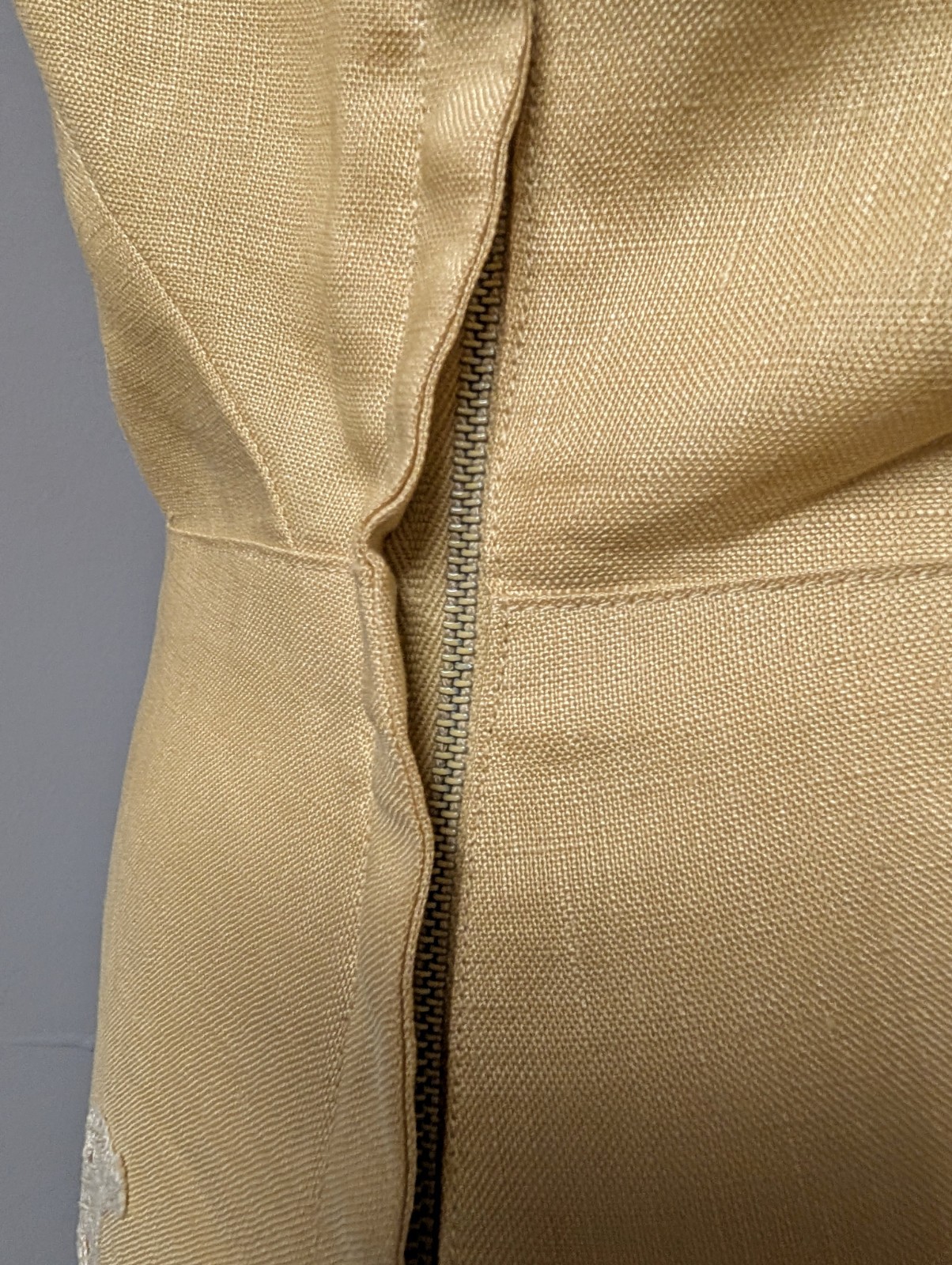 Vintage 40’s Linen Yellow Gold Dress Side Metal Zipper Embroidered Appliques S