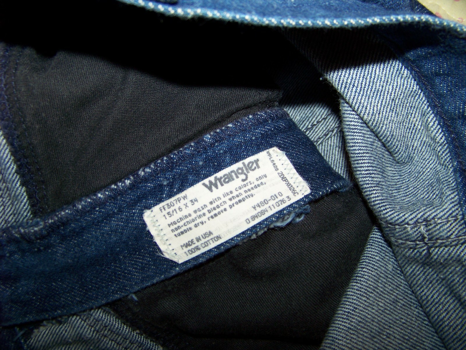 Women’s Vintage Wrangler Jeans – FF307PW – Size 15/16 x 34 (31″ Waist)