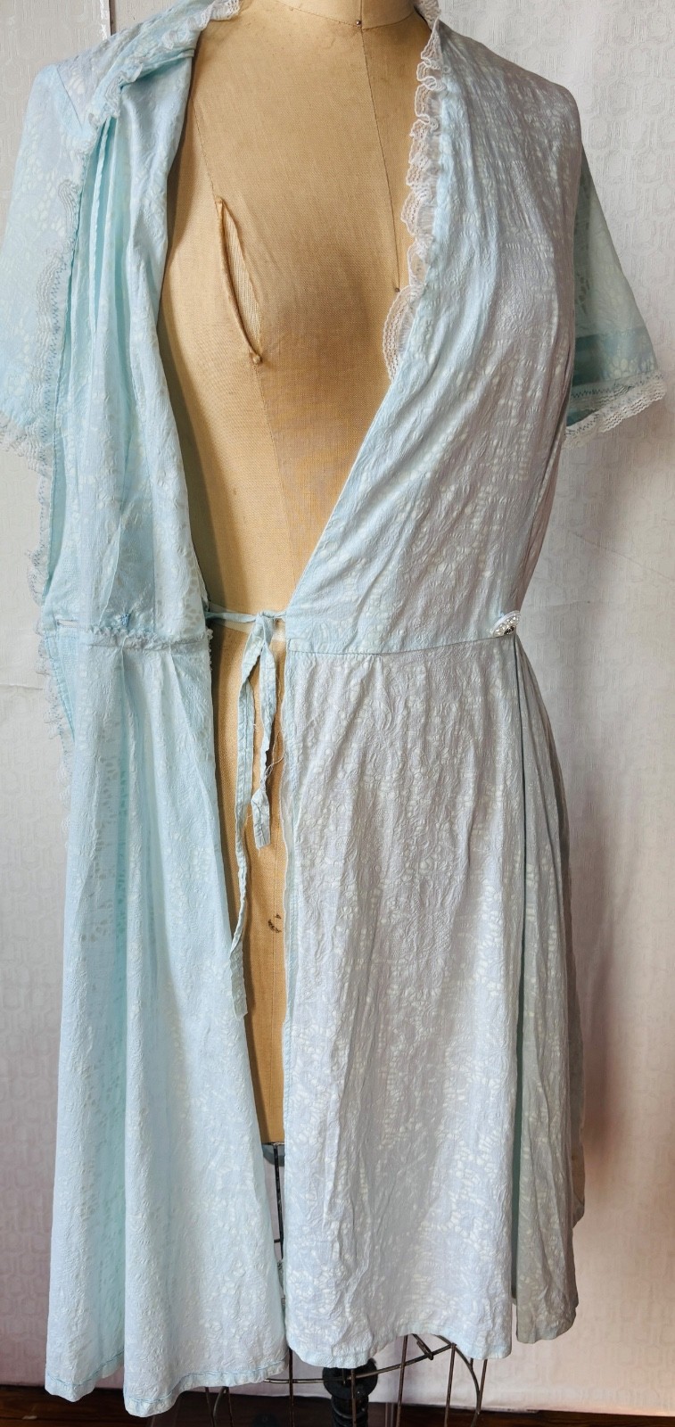 VTG 40’S HANDMADE SEMI SHEER MINTY BLUE FLORAL COTTON LACE WRAP HOUSE DRESS*S