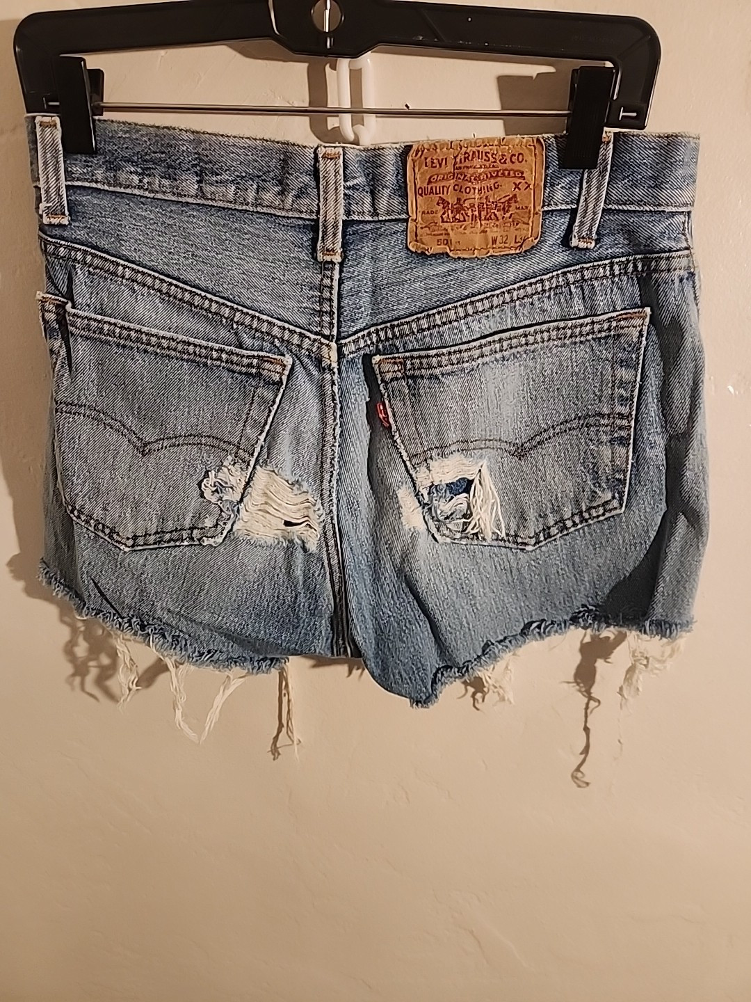 vintage levis cut-offs denim jean shorts button fly 501 cut off 70’s 80’s 31″ w