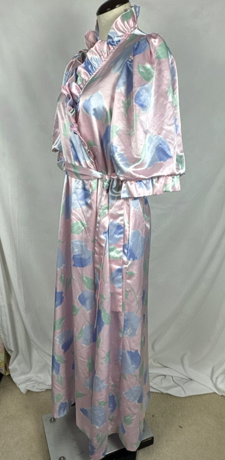VINTAGE 1980’s B by Barad SMALL Satin Floral Robe +Belt – Golden Girls FL Lounge