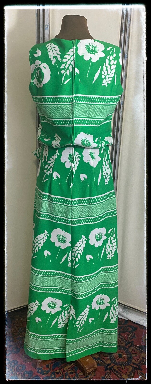 Hawaiian Trends By Jerrie Lurie Vintage Green & White Floral Sarong Larger Size
