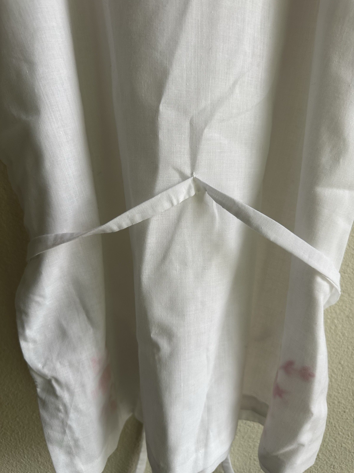 Vintage 70’s/80’s Embroidered Blouse with Tie Women’s Size M White and pink