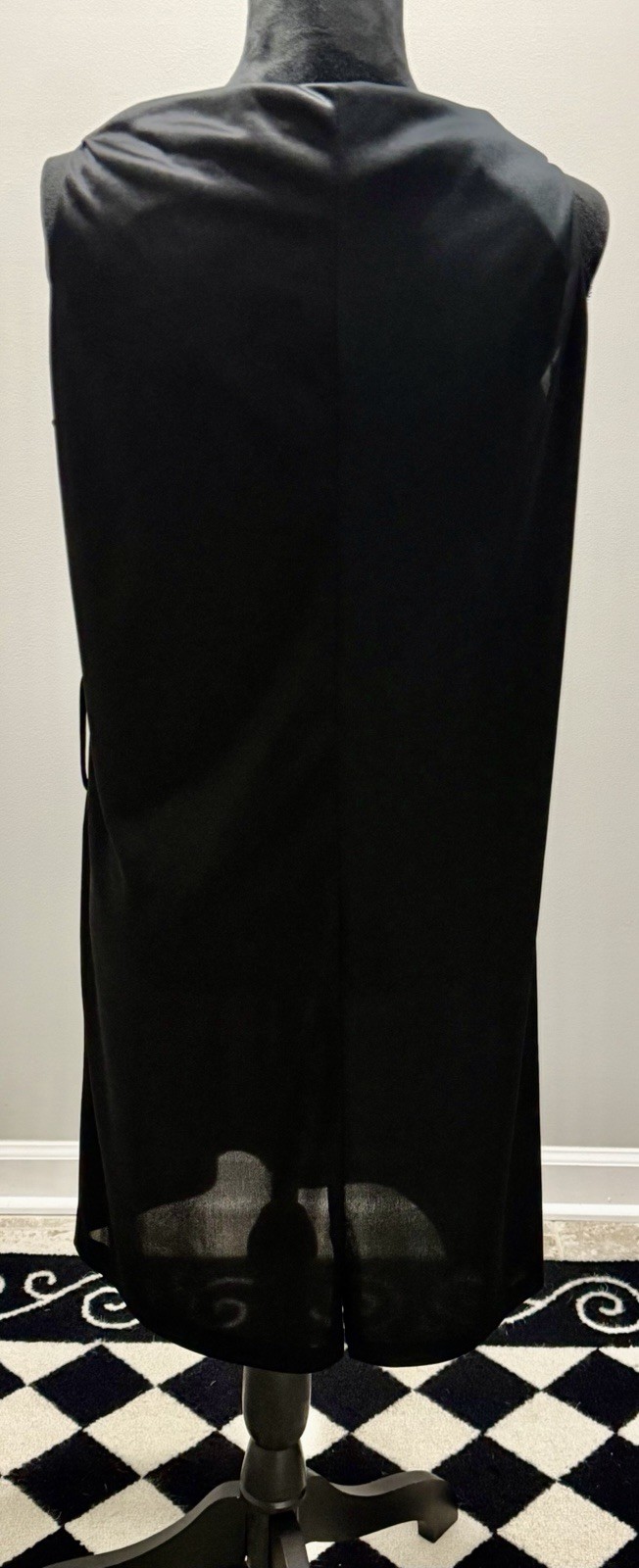Vintage 1970s Women’s Diamond Run Black Sleeveless Shift Dress