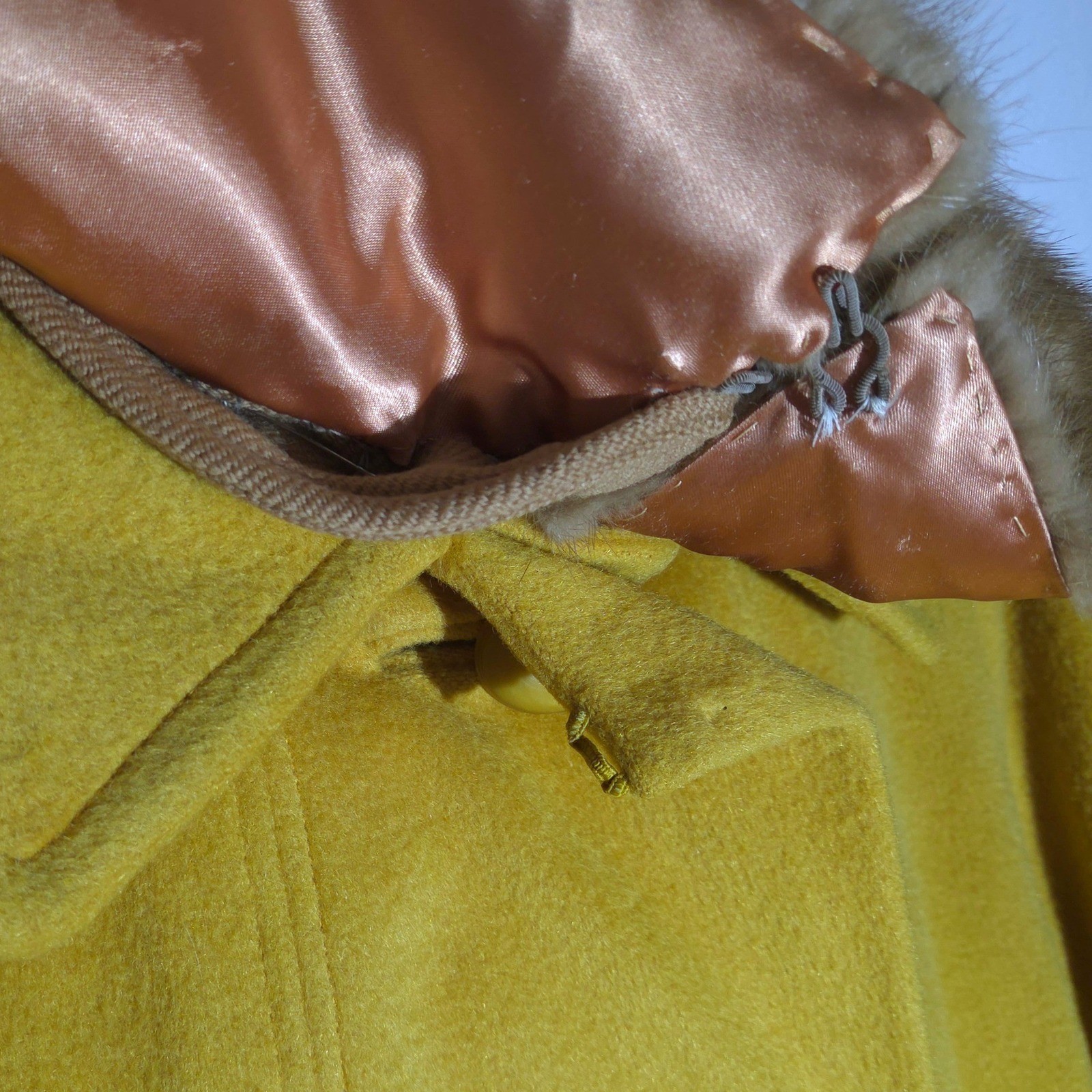 Vintage Kerrybrooke Sears Mustard Yellow Fur Collar Dble Breasted Coat 44 Chest