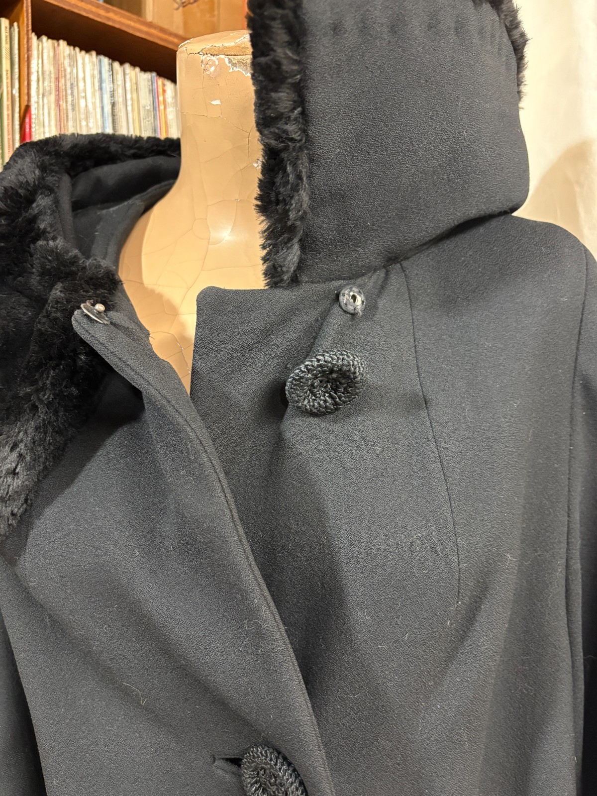 Vintage 1940s 1950s Women’s Black Swing Winter Coat Chinchilla Fur Trim New York