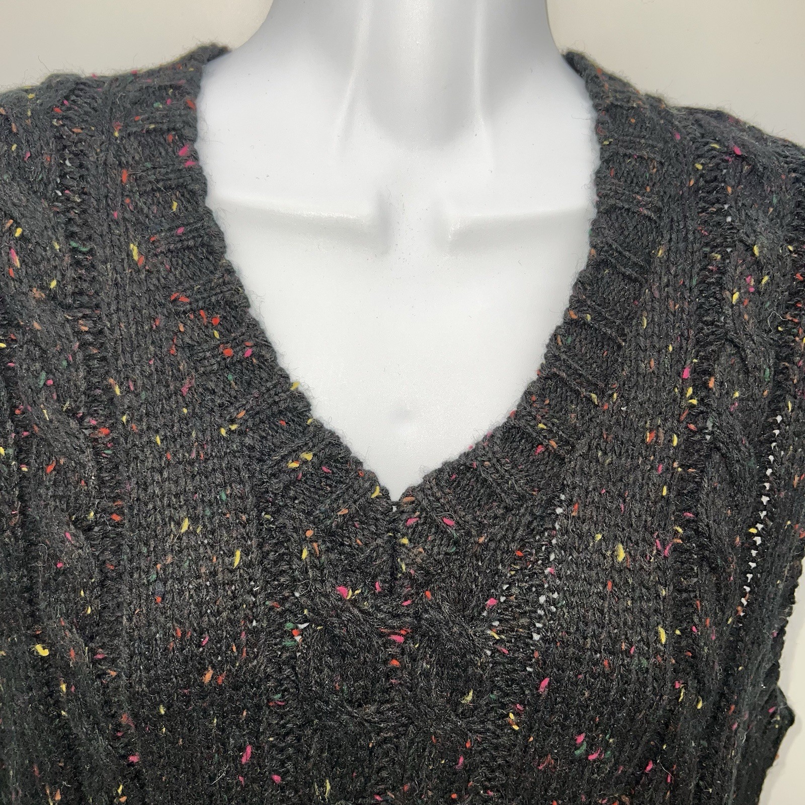 VTG 70s Y2K Unisex Campus Black/Confetti Colored Knit Sweater Vest Size M