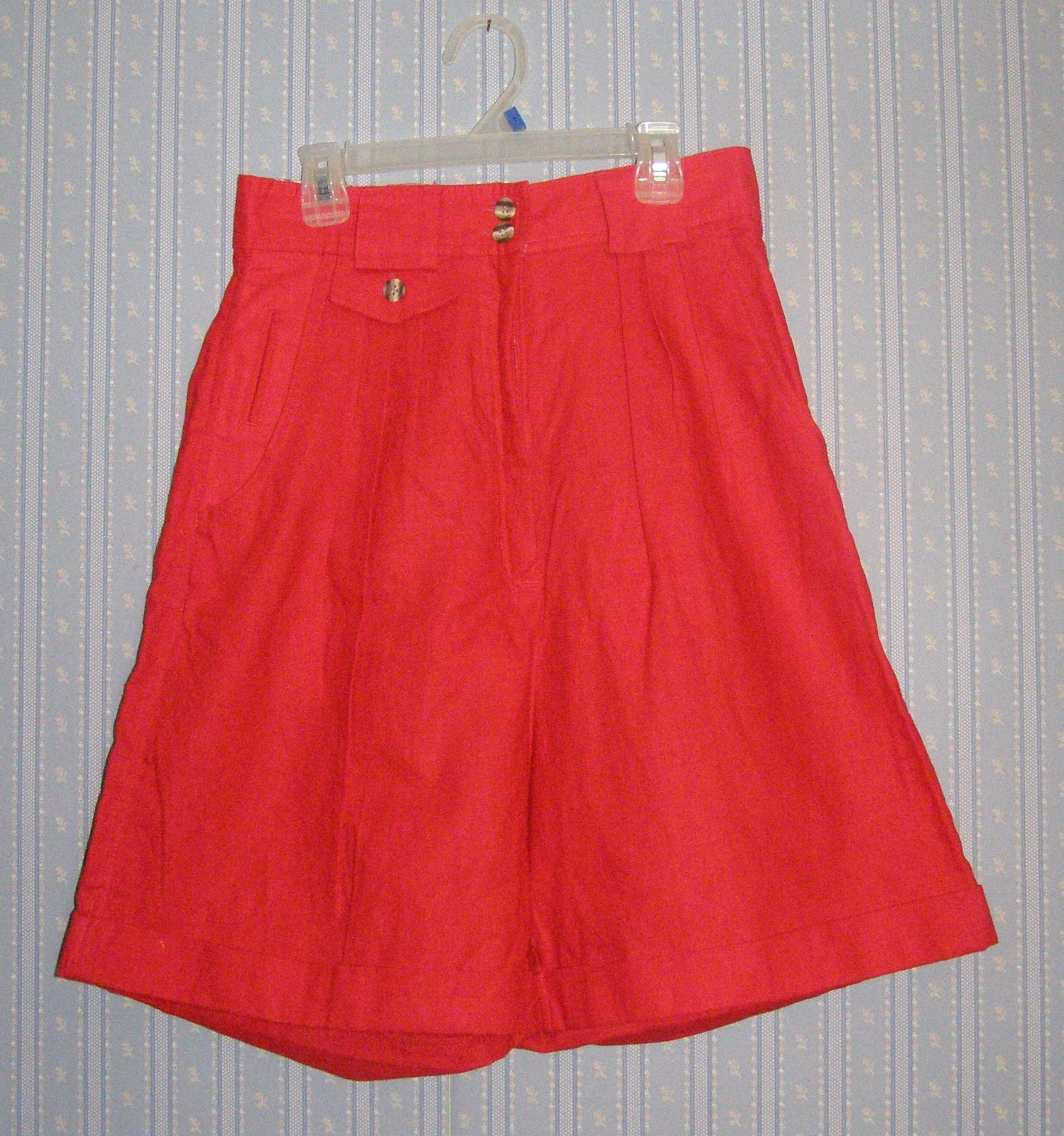 Vintage 80’s NOS red high waisted tailored shorts S M preppy lose fit resort