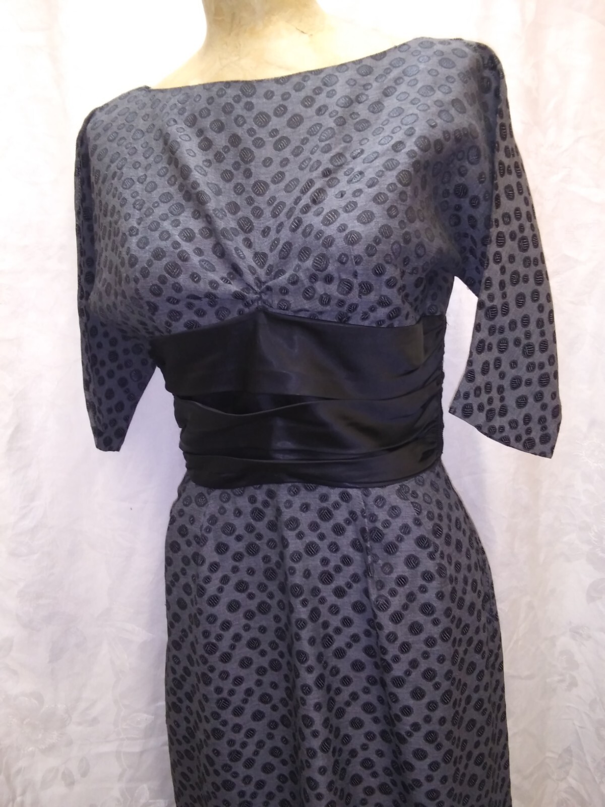 Vintage 1950’s Black & Gray Rayon Cocktail Wiggle Dress Size S/M
