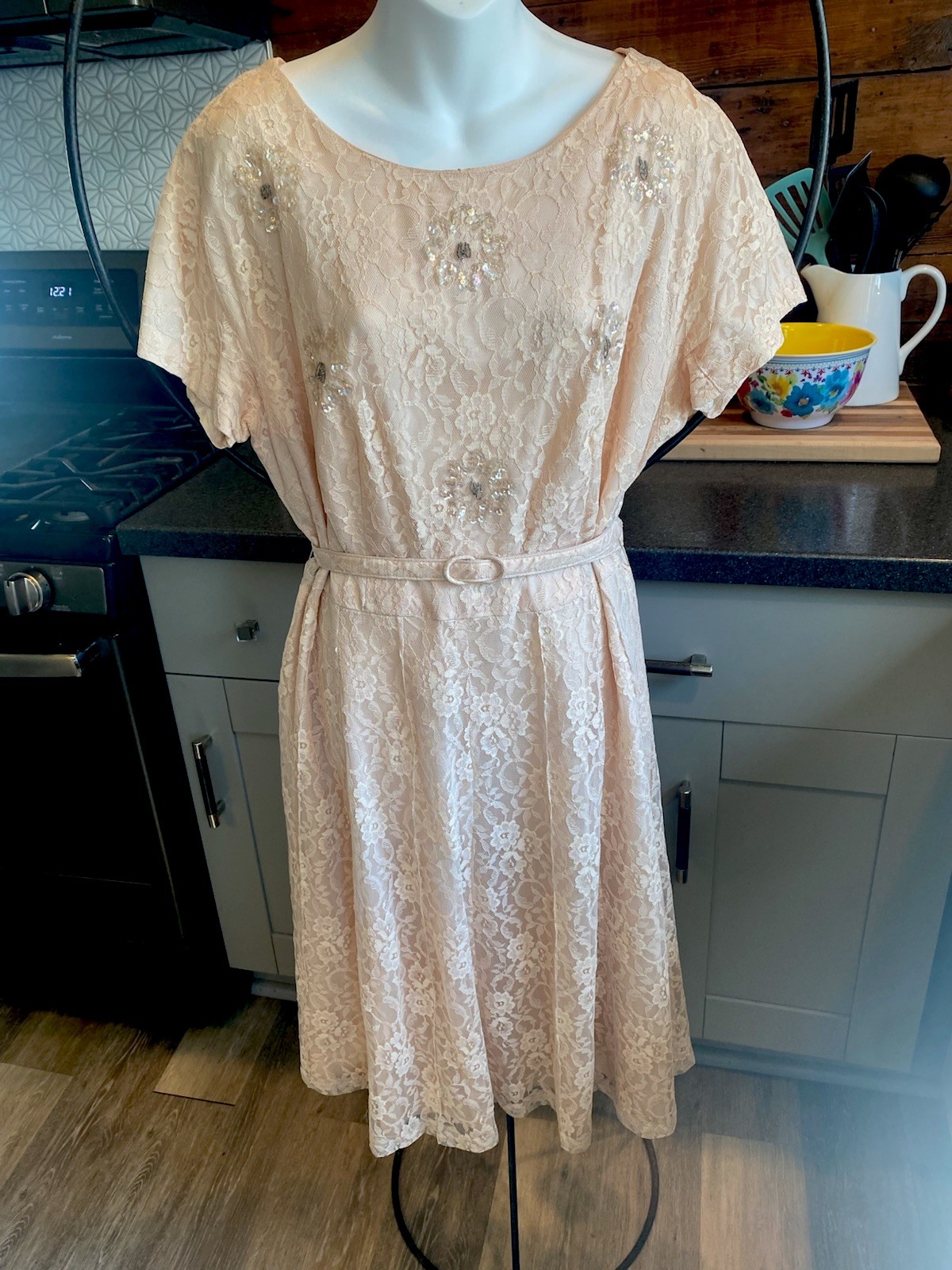True VTG Handmade 50’s lace Rhinestone Cocktail Dress Ivory Peach 46” Bust