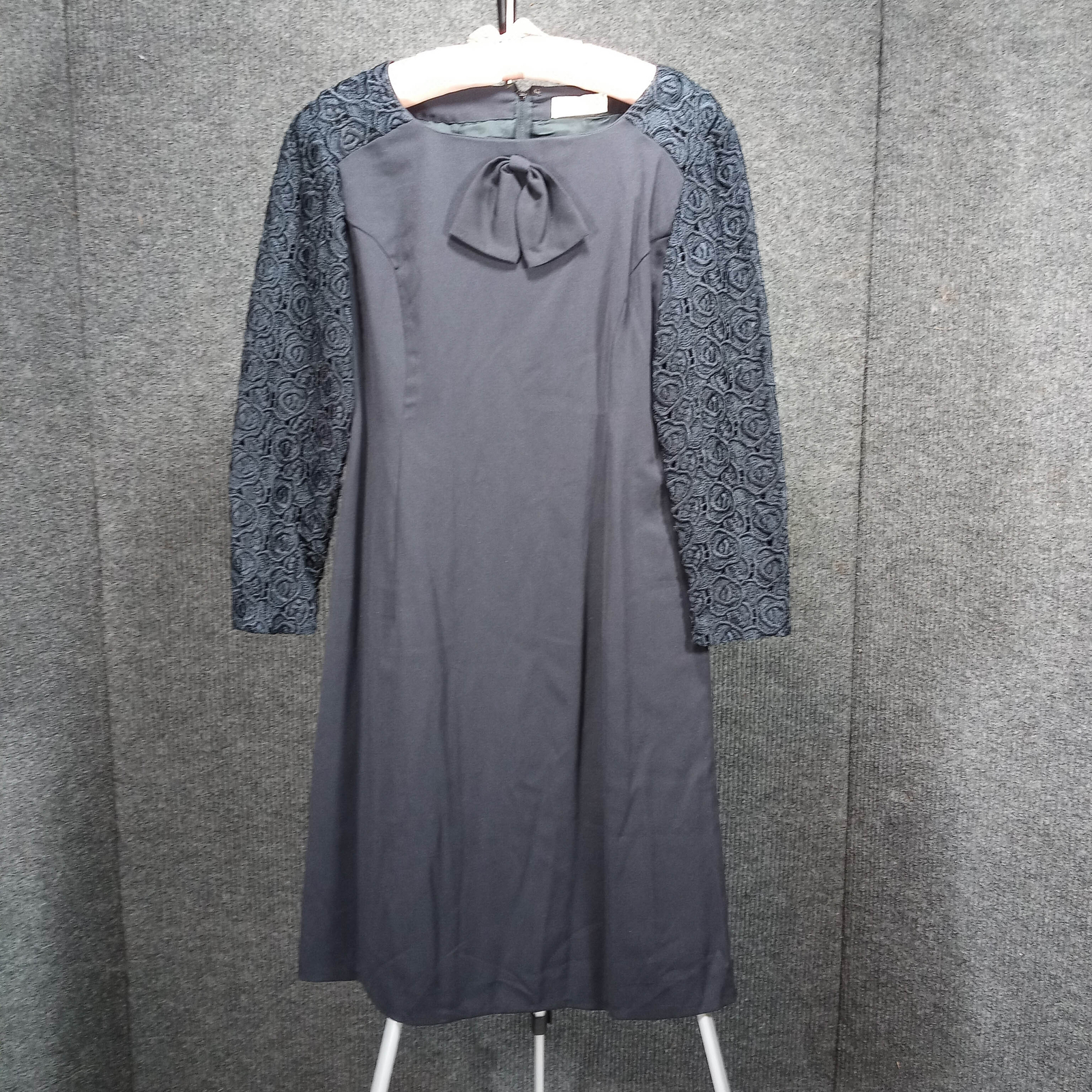 1960s Vintage Black Rayon Bow Shift with Lace Long Sleeves by Venus Young – Toky