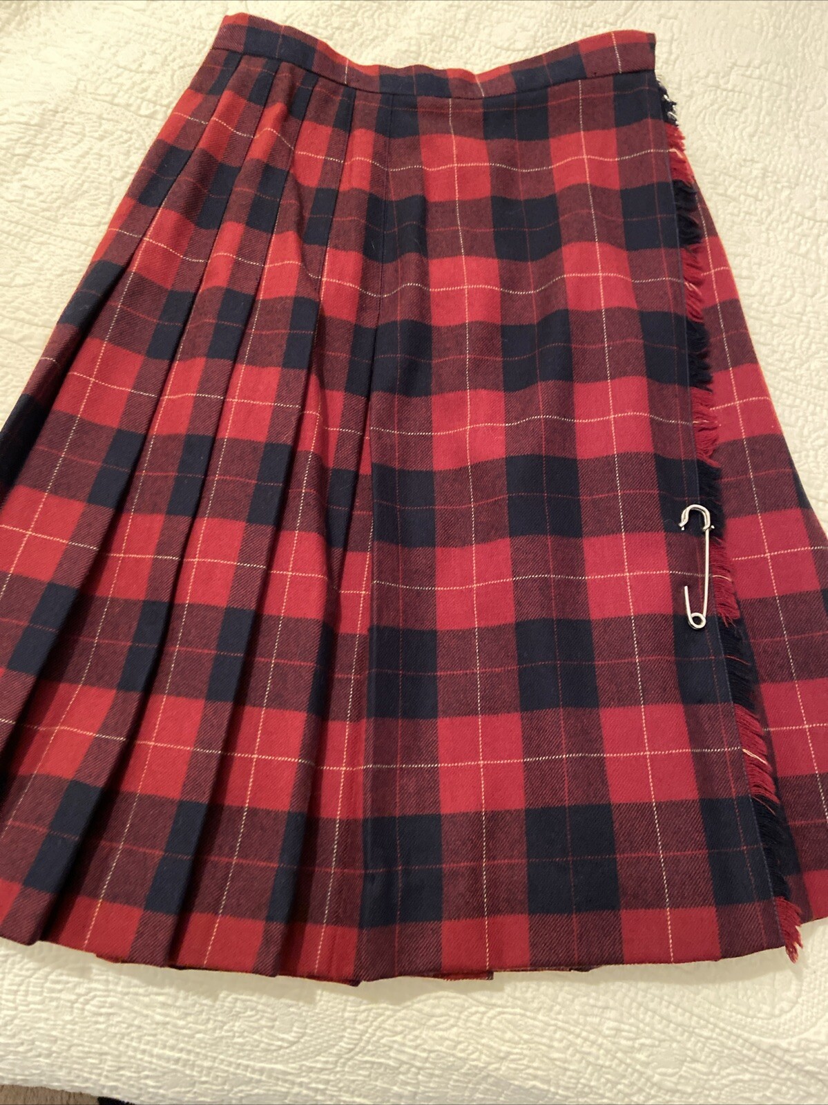 David Brooks Ltd Vintage Wool Red & Black Plaid Pleated Wrap Skirt fringe, Sz 6
