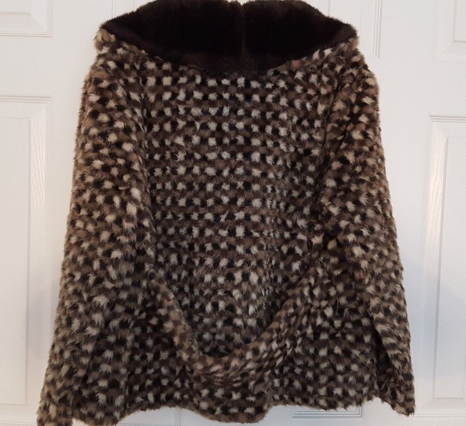 VTG Womens White, Black and Brown Print Faux Fur Coat Red Lined Complete