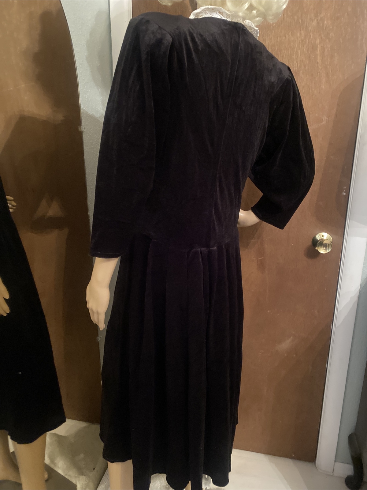 Vintage Long Black Velvet Dress Lace Collar By Paquette Too! Size 12