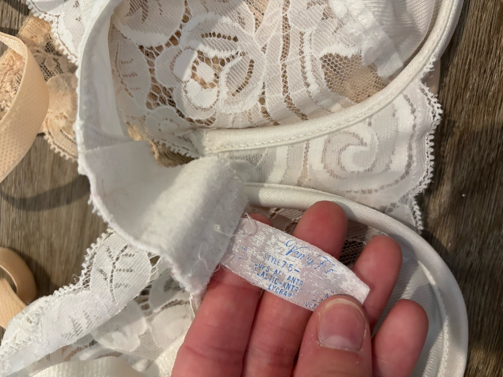 LOT OF 2 Vintage Vanity Fair Size 36C Bra Style 75–075 Lace Criss Cross Beige