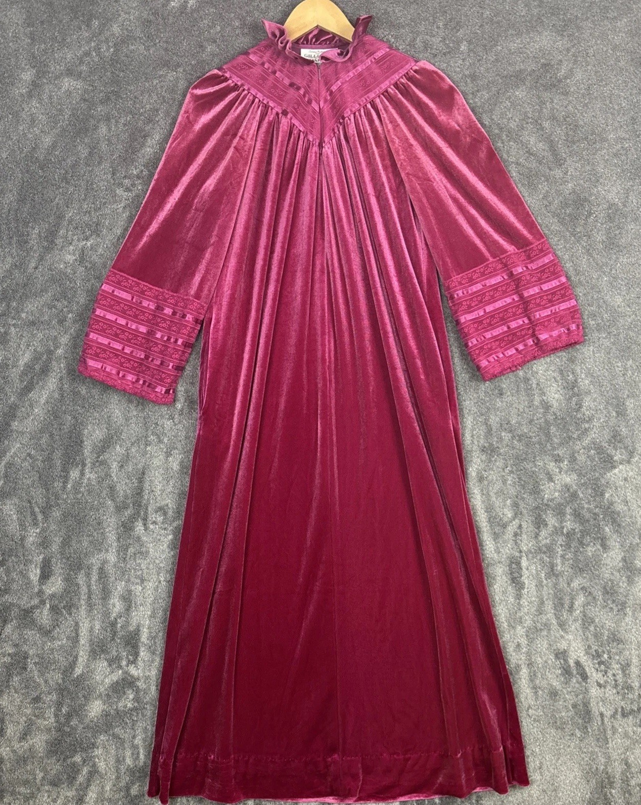 Vintage Gilligan O’Malley Velvet Hostess Robe Dress S Pink Berry USA Bell Sleeve