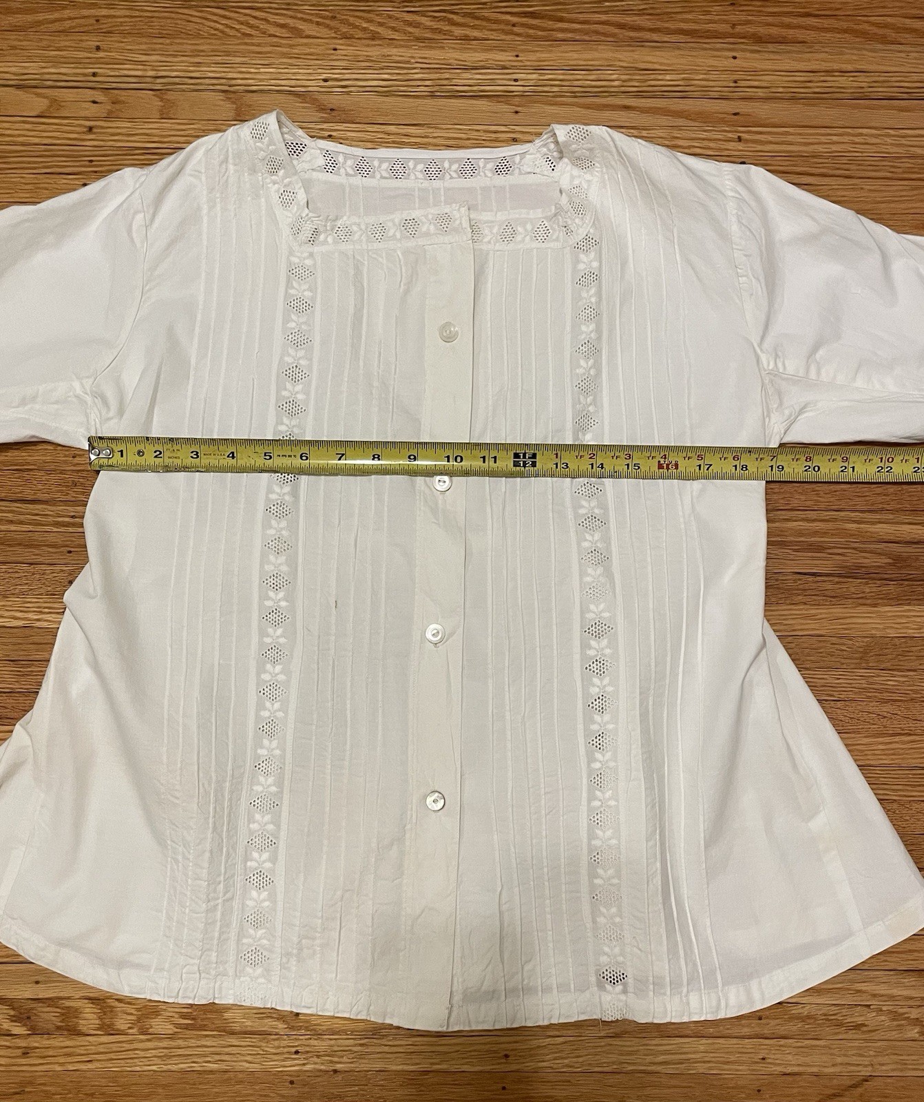 Vintage White Cotton Cut Lace Top Pin-tuck Mother Of Pearl Buttons Sz S/M