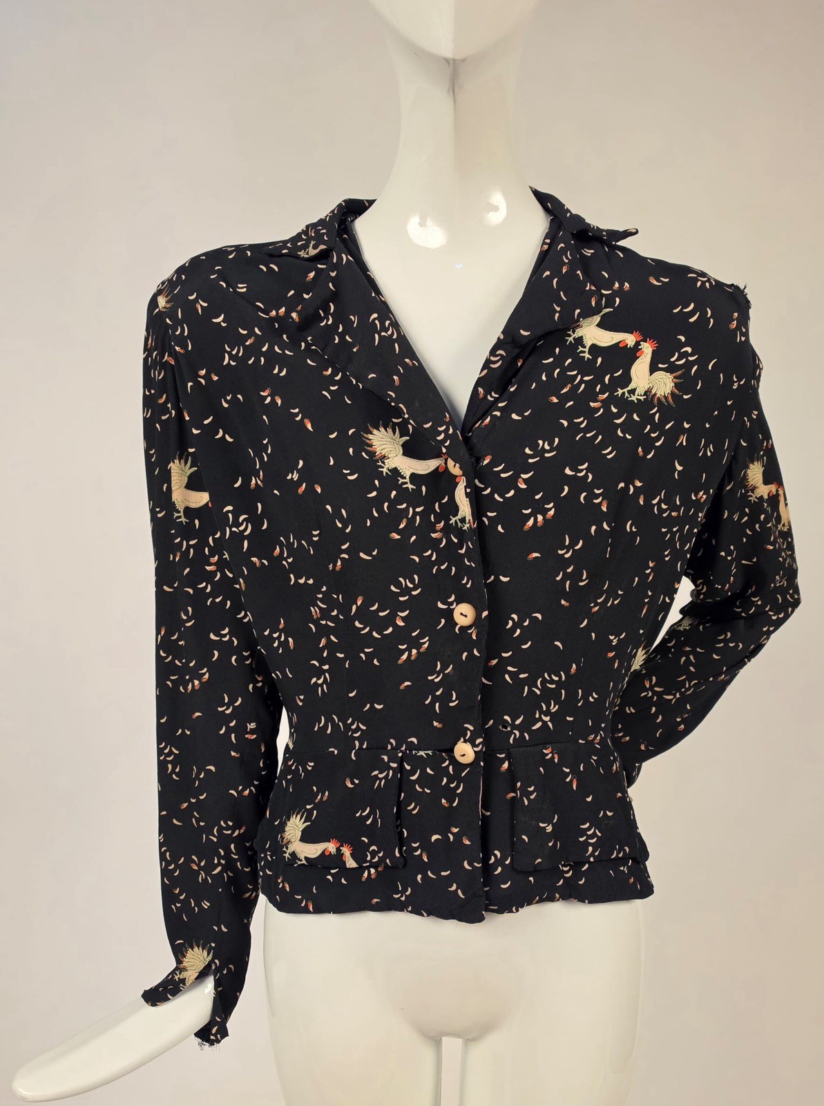 VINTAGE 1940’S FIGHTING COCK NOVELTY PRINT JACKET W PADDED SHOULDERS
