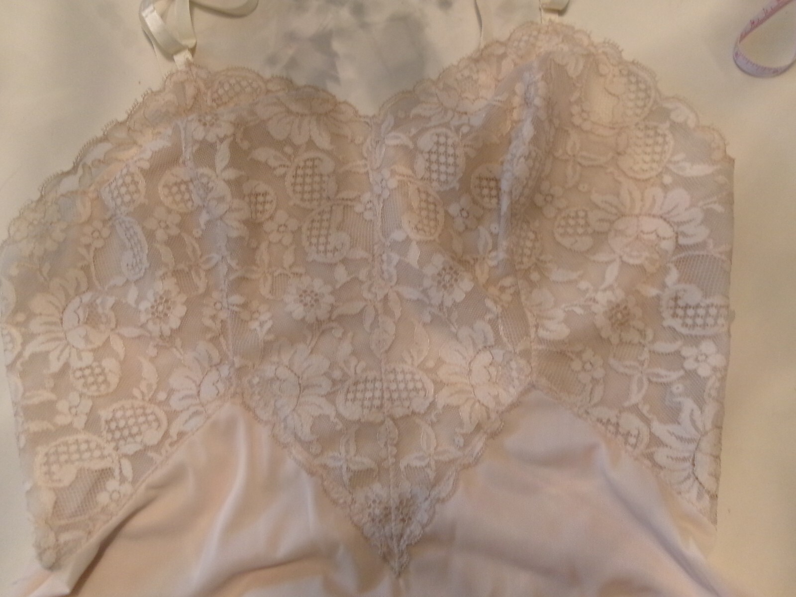 Reduced VTG VANITY FAIR CHIFFON NYLON SLIP DRESS BEIGH OPULENT CHANTILLY LACE 34