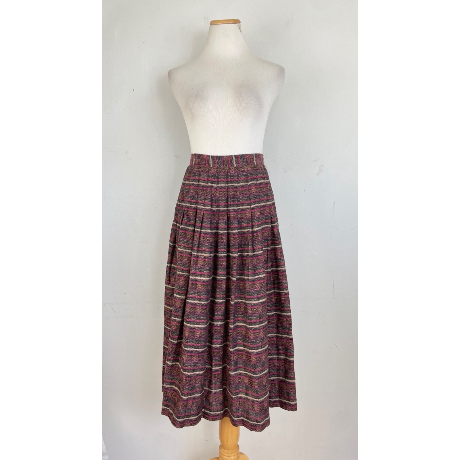 Vintage Striped Pleated Skirt Size XS 26″ Waist 1970s Woven Acrylic Knife Pleats