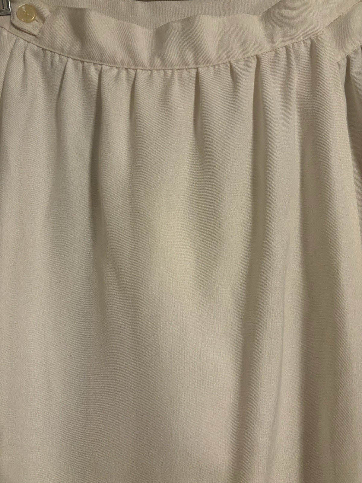 Vintage 70’s Women’s White A-Line Wrap Skirt from Pants Plus New York 14” Across