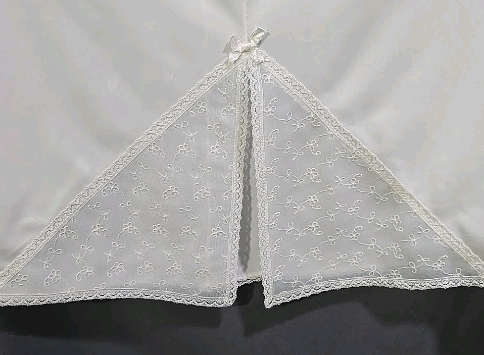 Half Slip Supple Sofr Vintage Nylon Lacy Lace Waistband 26″-32″ Length 25″
