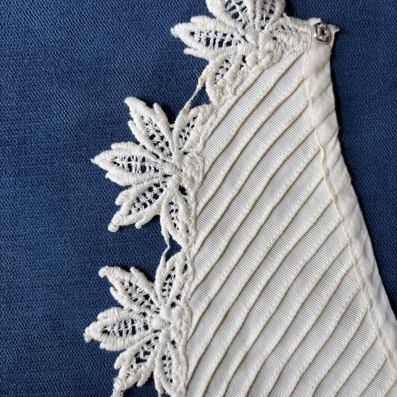Beautiful Vintage Lace Collar Embellished with Delicate Vintage Buttons
