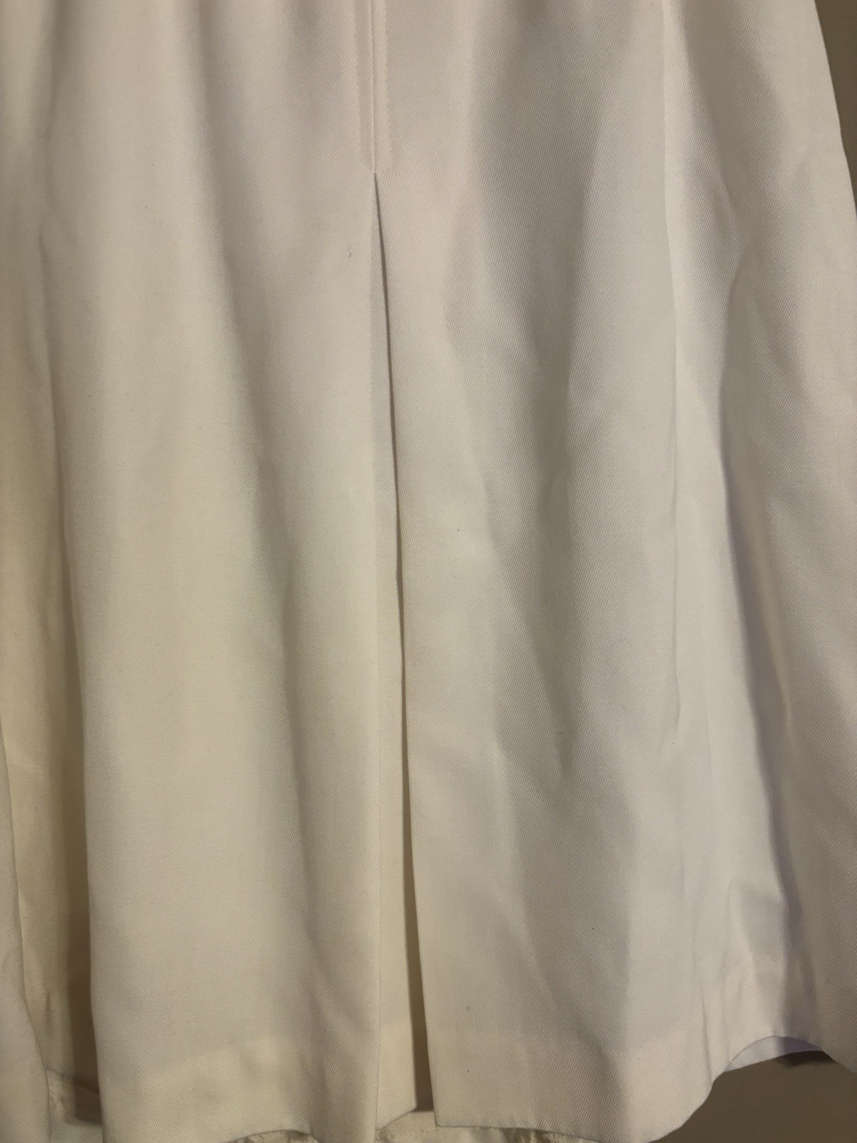 Vintage 70’s Women’s White A-Line Wrap Skirt from Pants Plus New York 14” Across