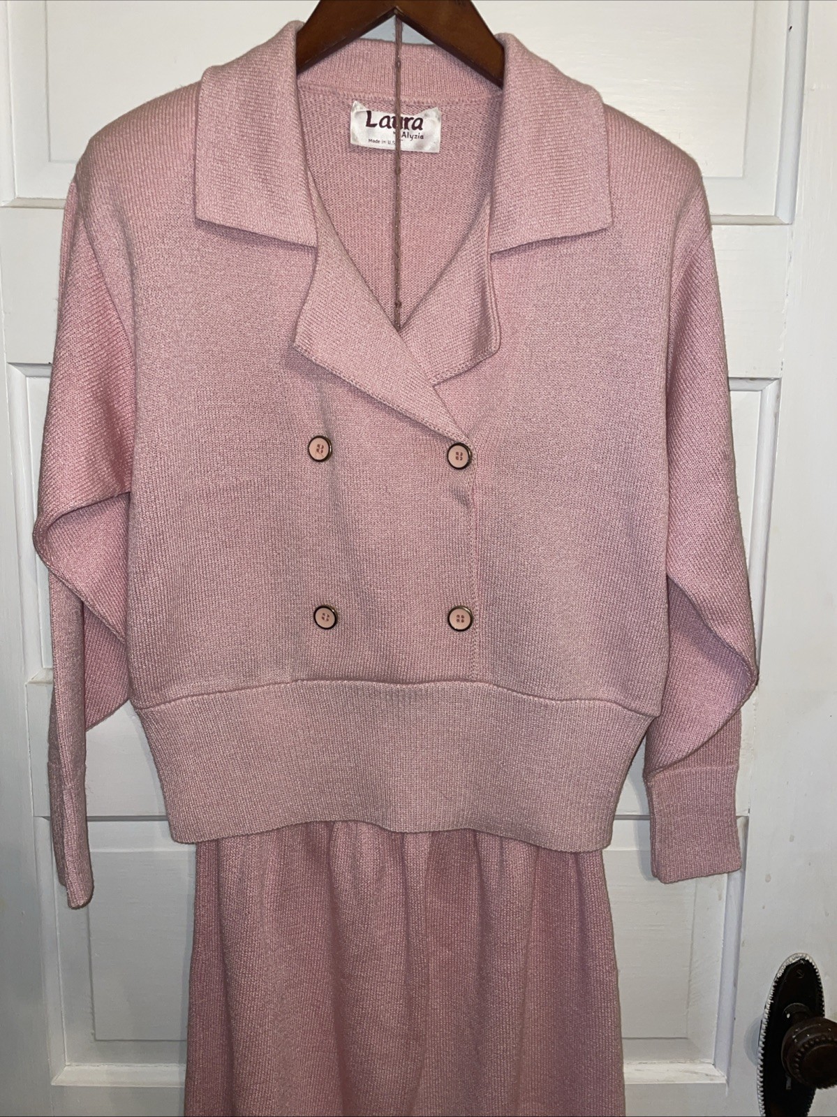 Vintage 2 piece Sweater Set (Skirt & Sweater) Pink Acrylic Buttons Collar 10