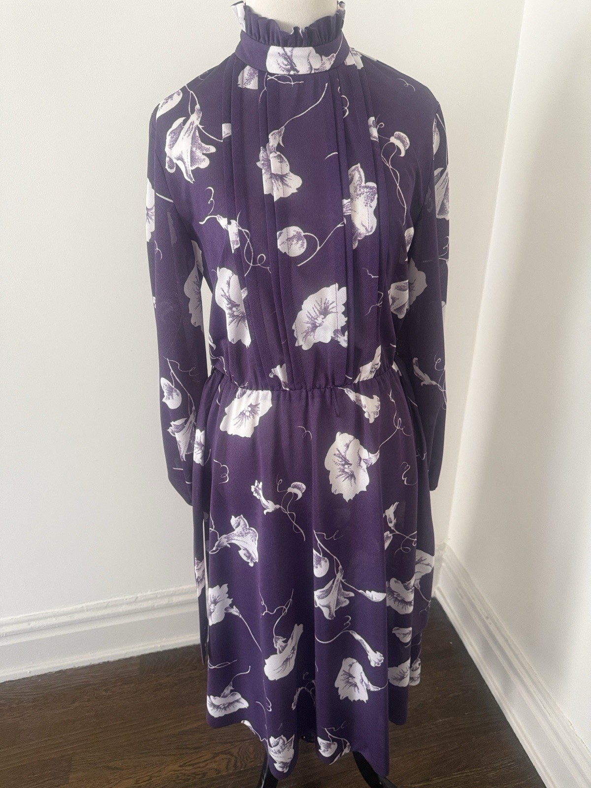 Vntg Trends by Jerrie Lurie Purple Floral High-Neck Midi Dress with Waist Tie 10