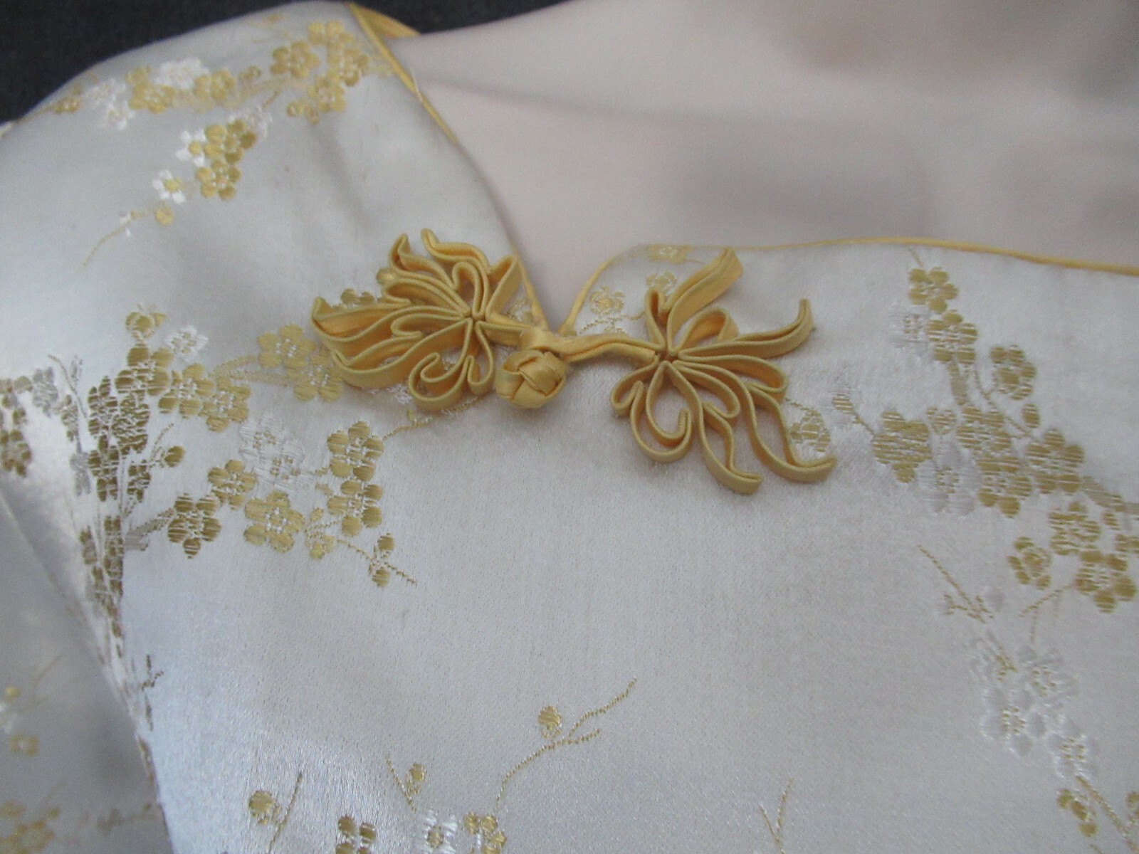 50’s Vintage Asian White Gold Cherry Blossom Embroidery Toggles Formal Dress M