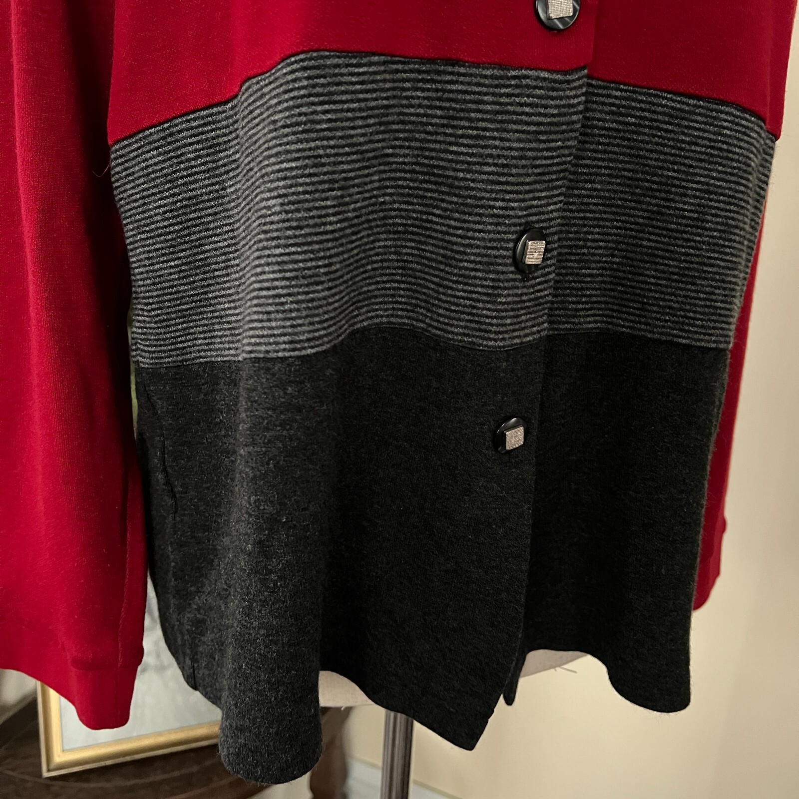 Eccobay Vintage Red Gray Black Cardigan Knit Top sz M