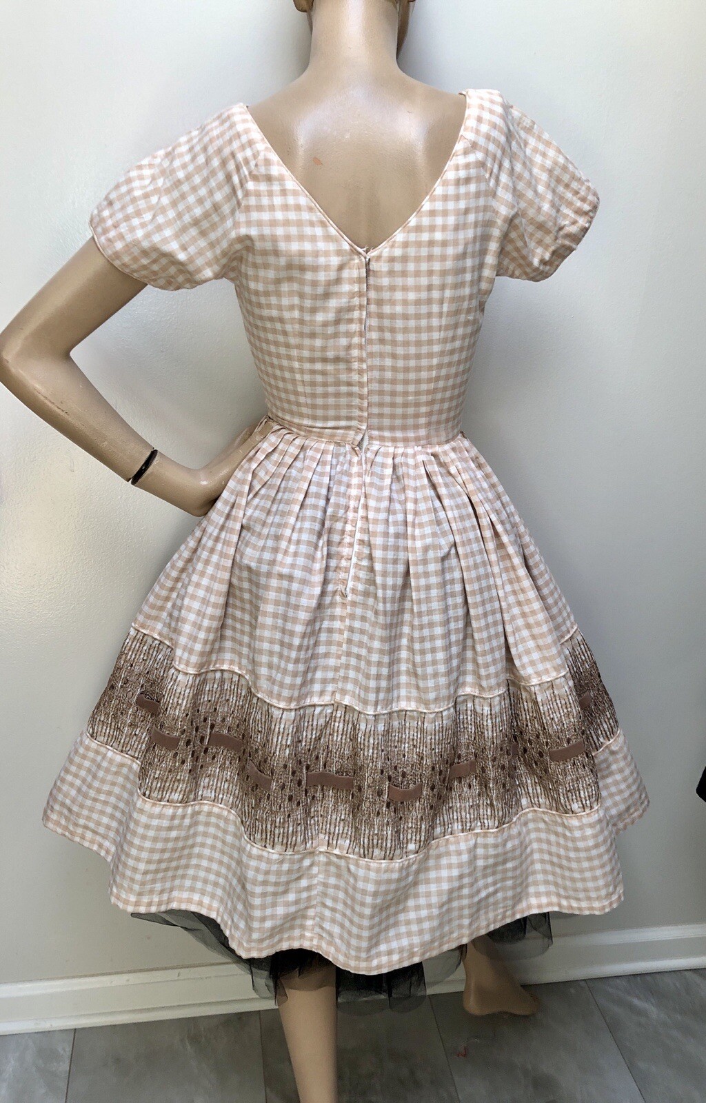 VTG 1950s „LOOK At Me I’M SANDRA DEE” Girly GINGHAM DRESS w/VELVET RIBBON HEM XS