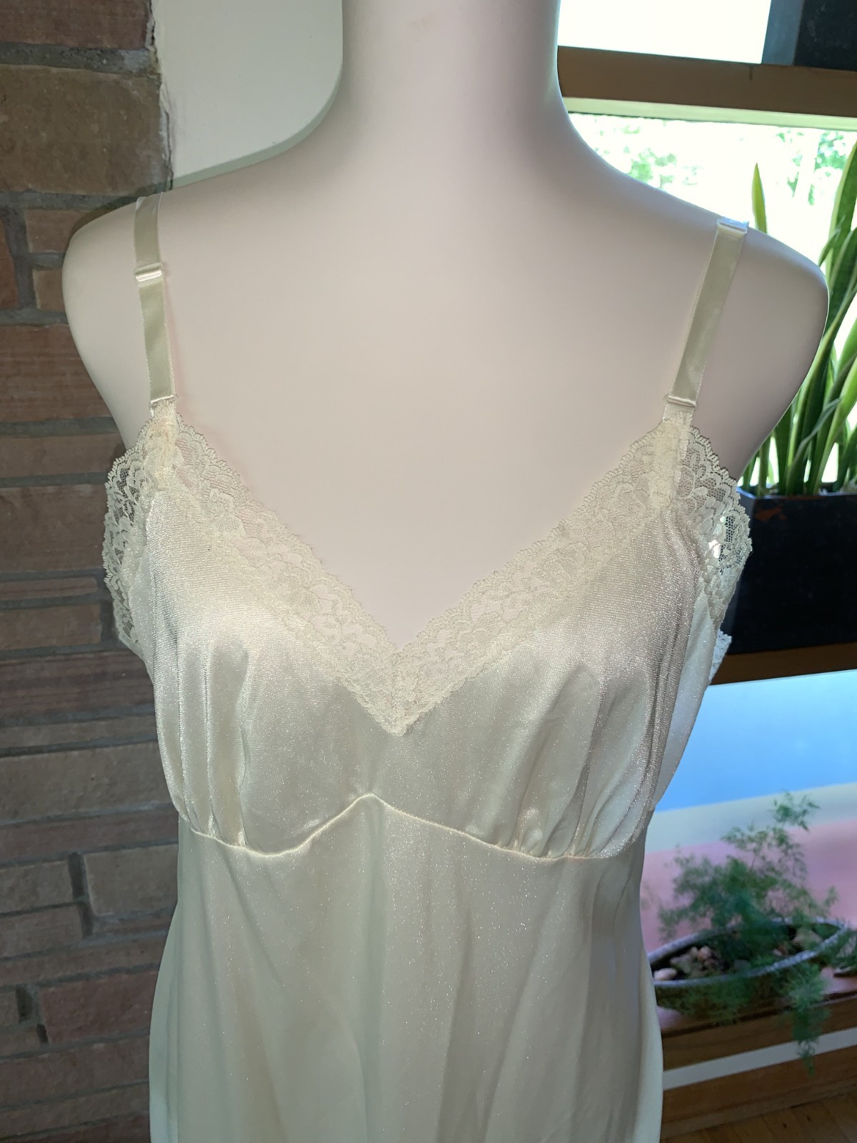 Vintage ILGWU Union Made Ivory Lace Slip Dress Women’s 40