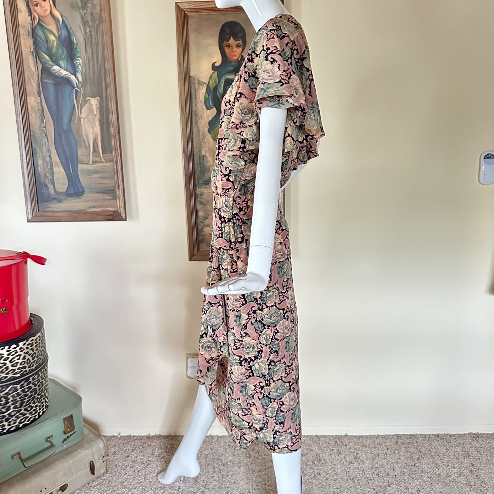 Vintage 80s doe 40s Romantic Femme Floral Draped Sash Wiggle Wrap Dress M
