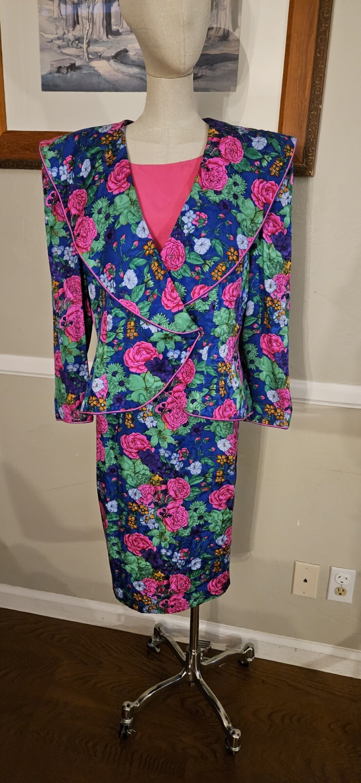 Vintage David Warren Floral Silk Suit With Additional Silk Top Mkd Sz 16