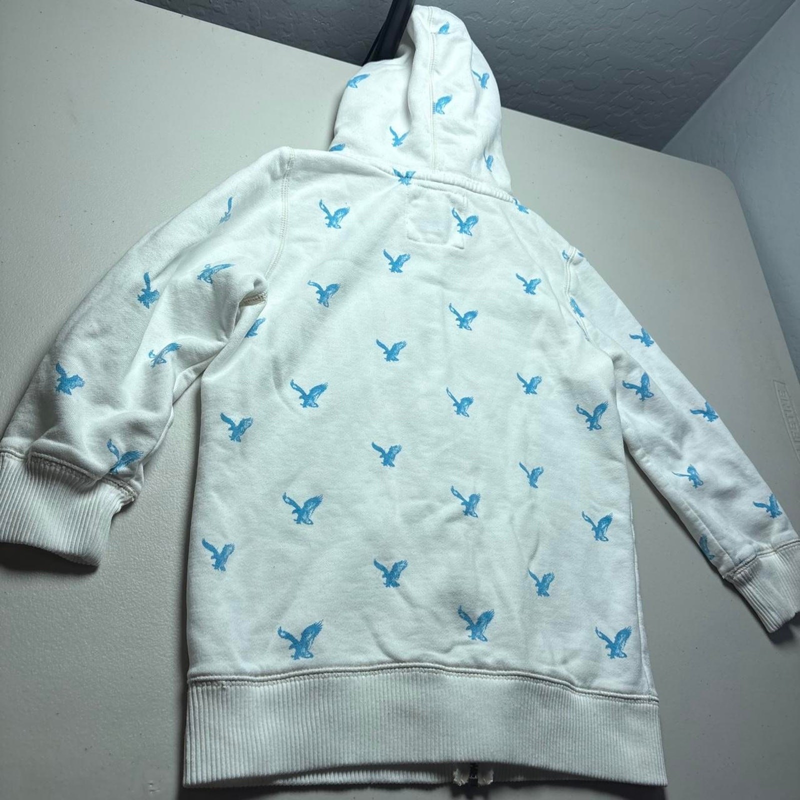 Y2K Fitted American Eagle White & Blue Eagle Print Zip Up Jacket