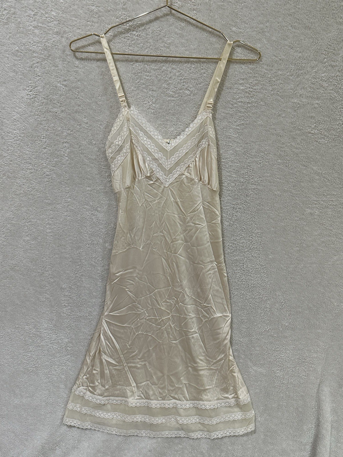 Vintage Lingerie by Vincent Slip Dress Size 34 – Beige Lace Trim Nylon Flaw