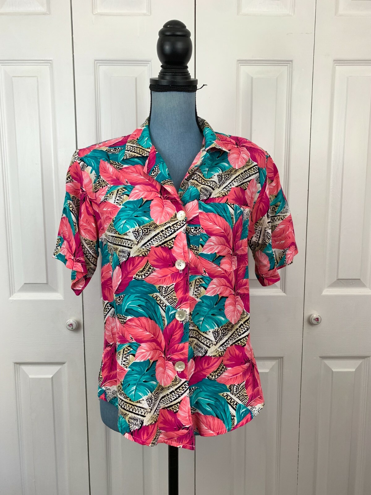Vintage 1980’s Francine Browner Hawaiian Tropical Floral Button Up Blouse Small