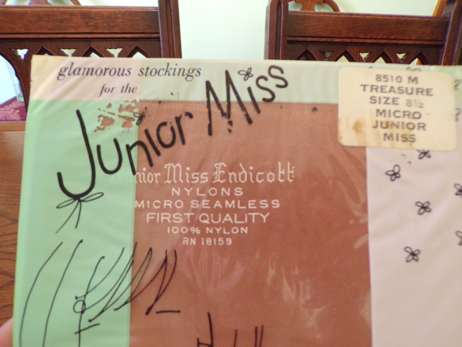 VTG Junior Miss Endicott Nylons Size 8 1/2