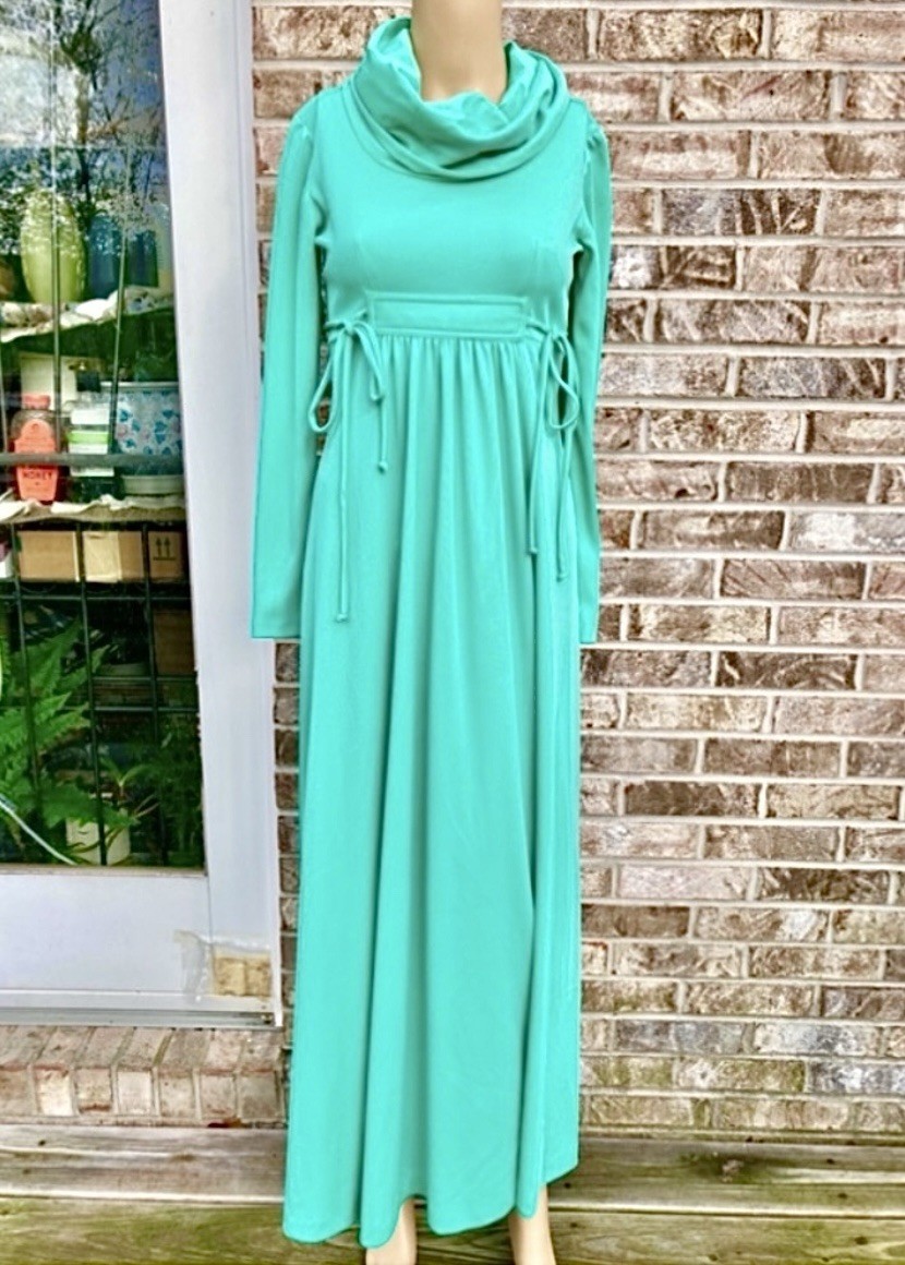 Vintage 60s/70s Cottagecore Side Tie Cowl Neck Prairie Dress