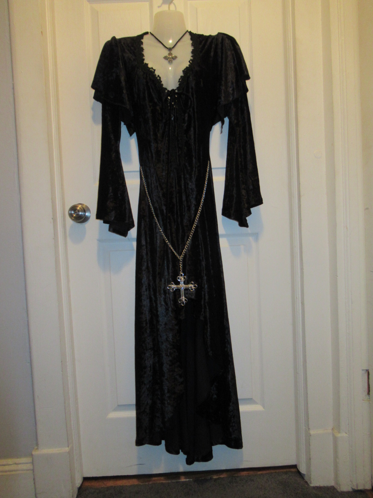 Vintage Crushed Velvet Goth Gown Bell Sleeves Dramatic Cross Chain Small EUC