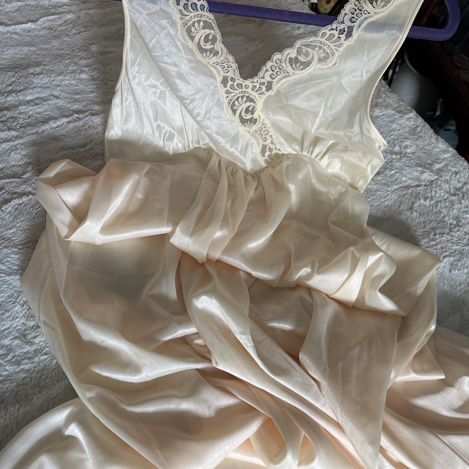 Vintage Lorraine Goddess Sheer Soft Cream Glow Lace Long Full sweep Gown NWT
