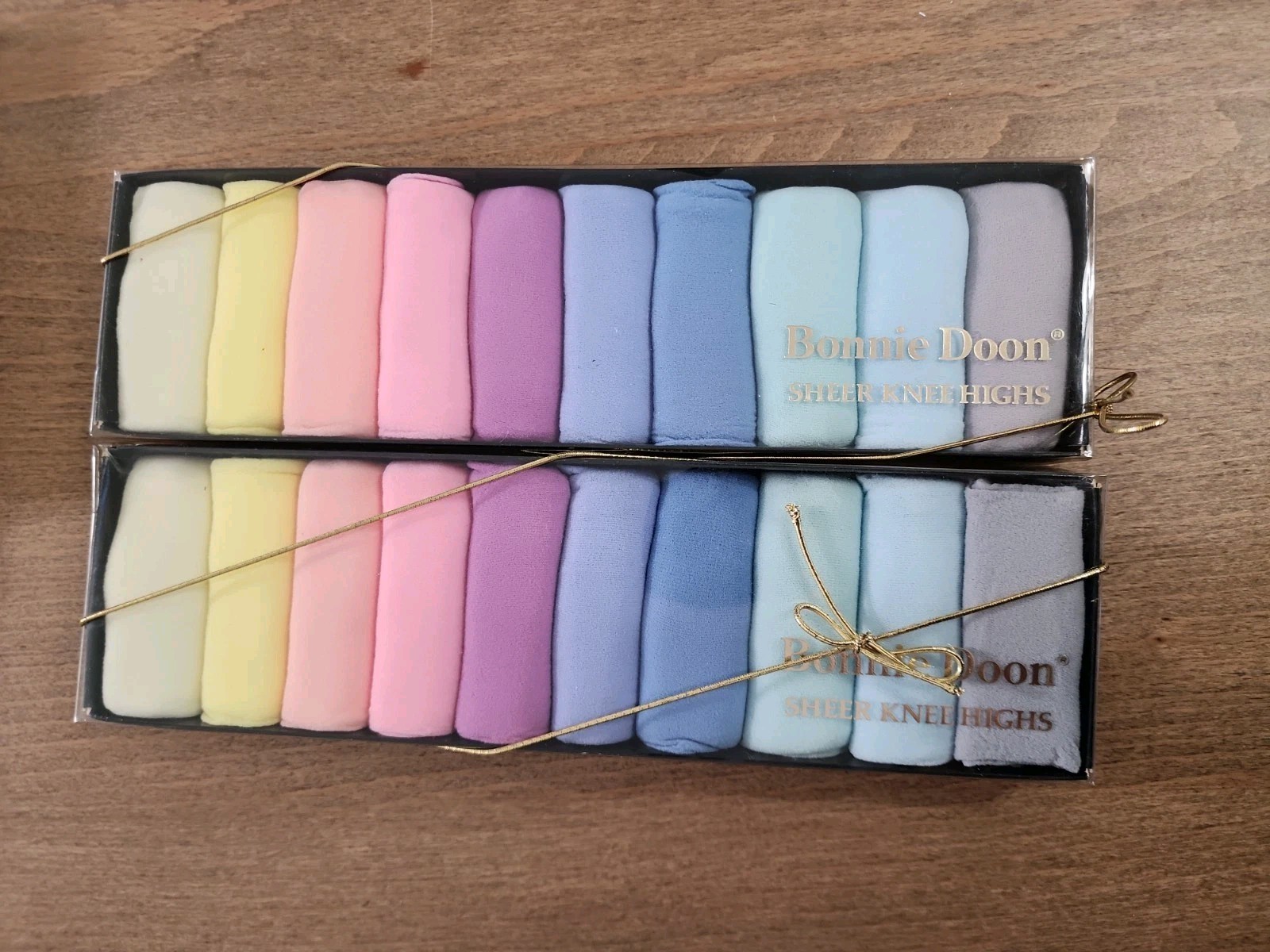 2 Bonnie Doon Sheer Knee Highs 20 pairs Assorted Pastel Colors Nylon One Size