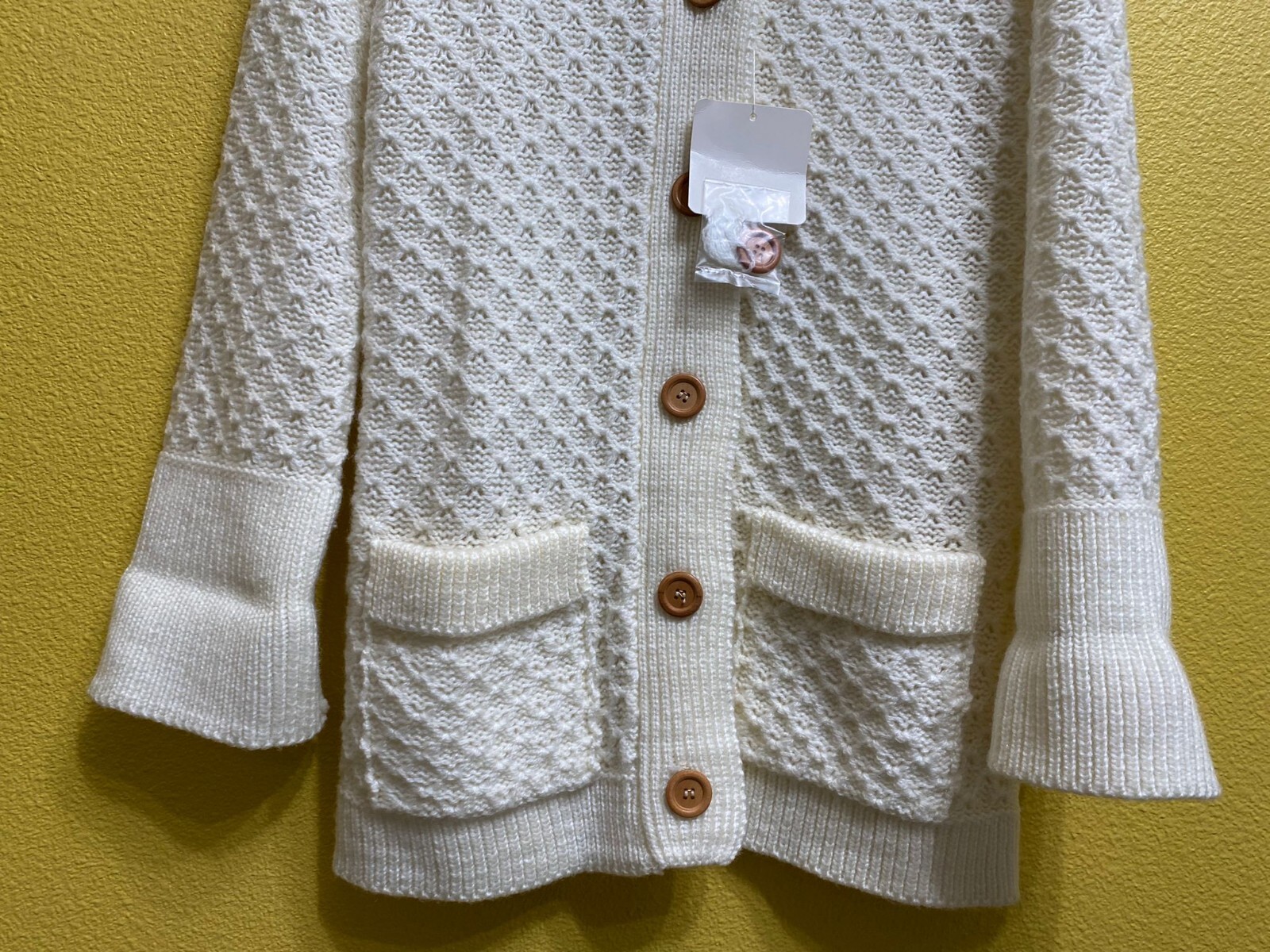 VTG Montgomery Ward Women White Knit Sweater Size M Winter NOS