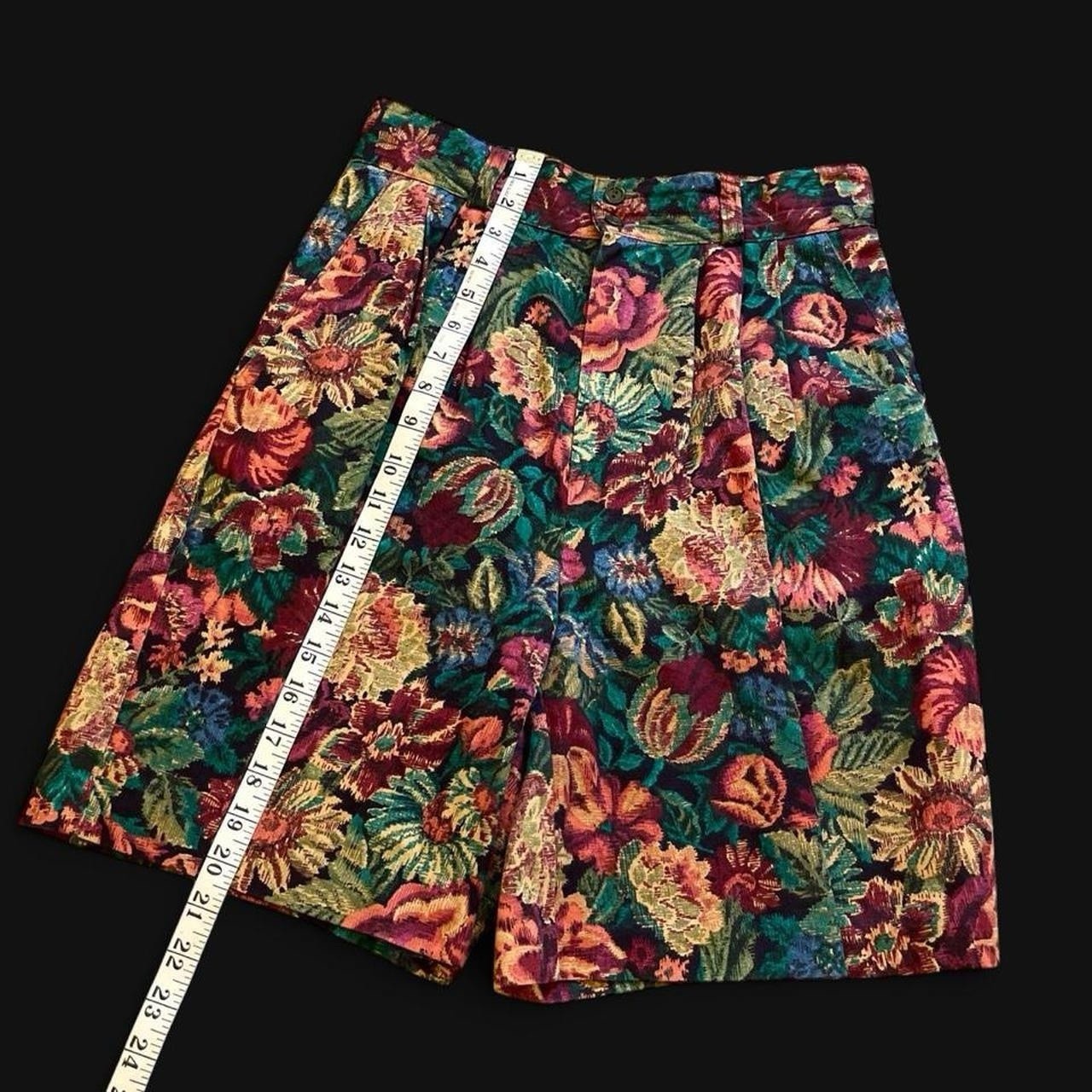 VINTAGE • 1980s/1990s MADE IN USA COTTON FLORAL HIGH WAIST TAILORED GOLF SHORTS