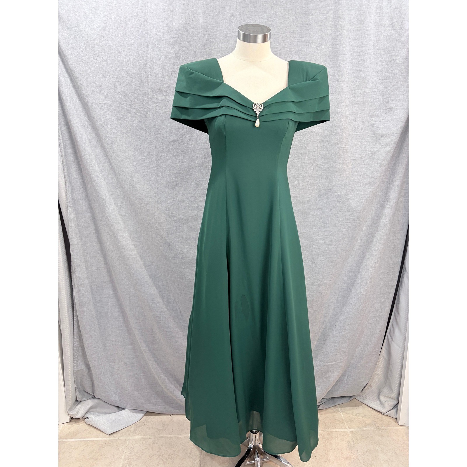 Vintage ON ON Fashions Hunter Green Formal Dress 80s Gown Brooch Size 3/4