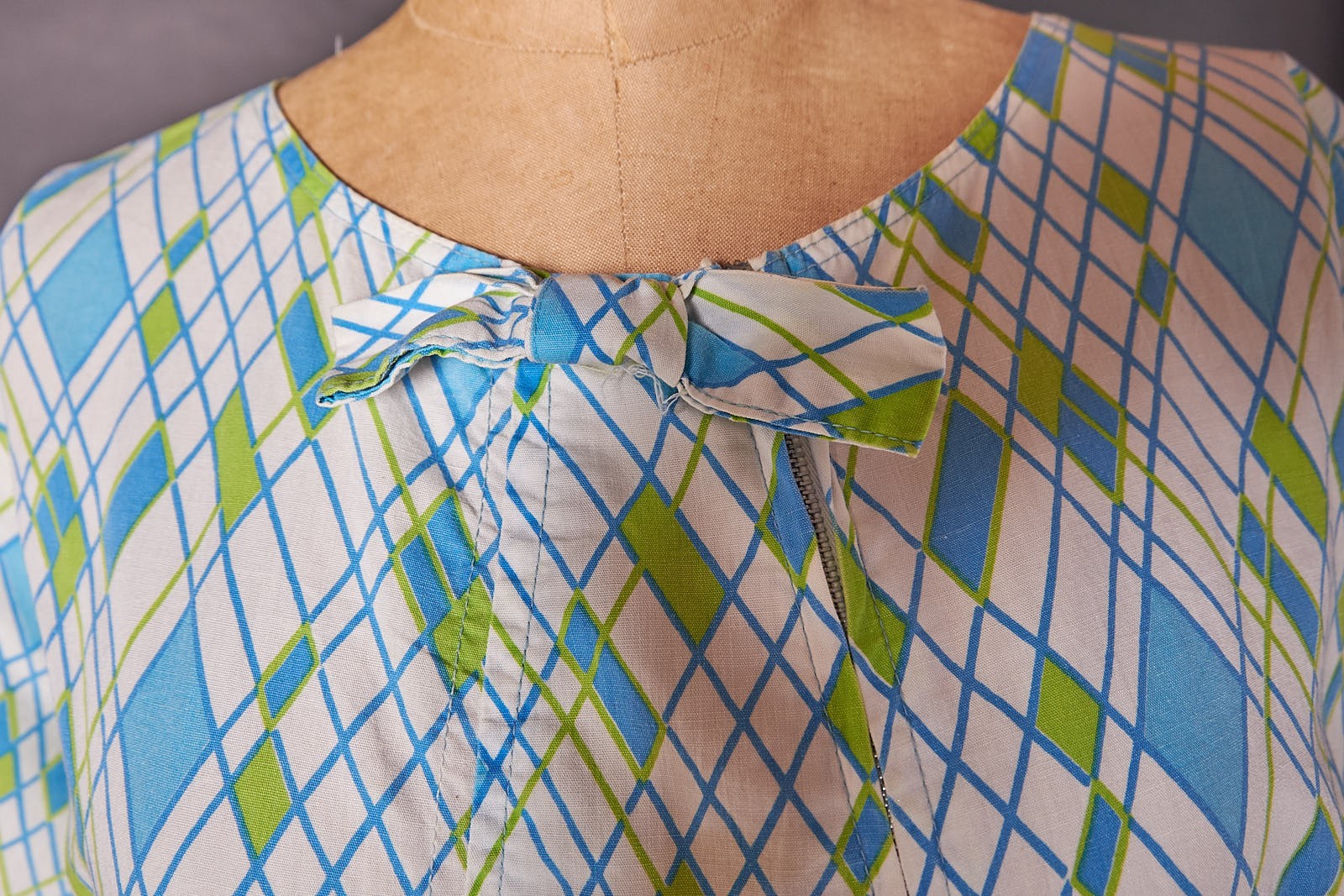 1950s Atomic Pattern House Shift Shirt Dress Green and Blue Vintage Nightdress