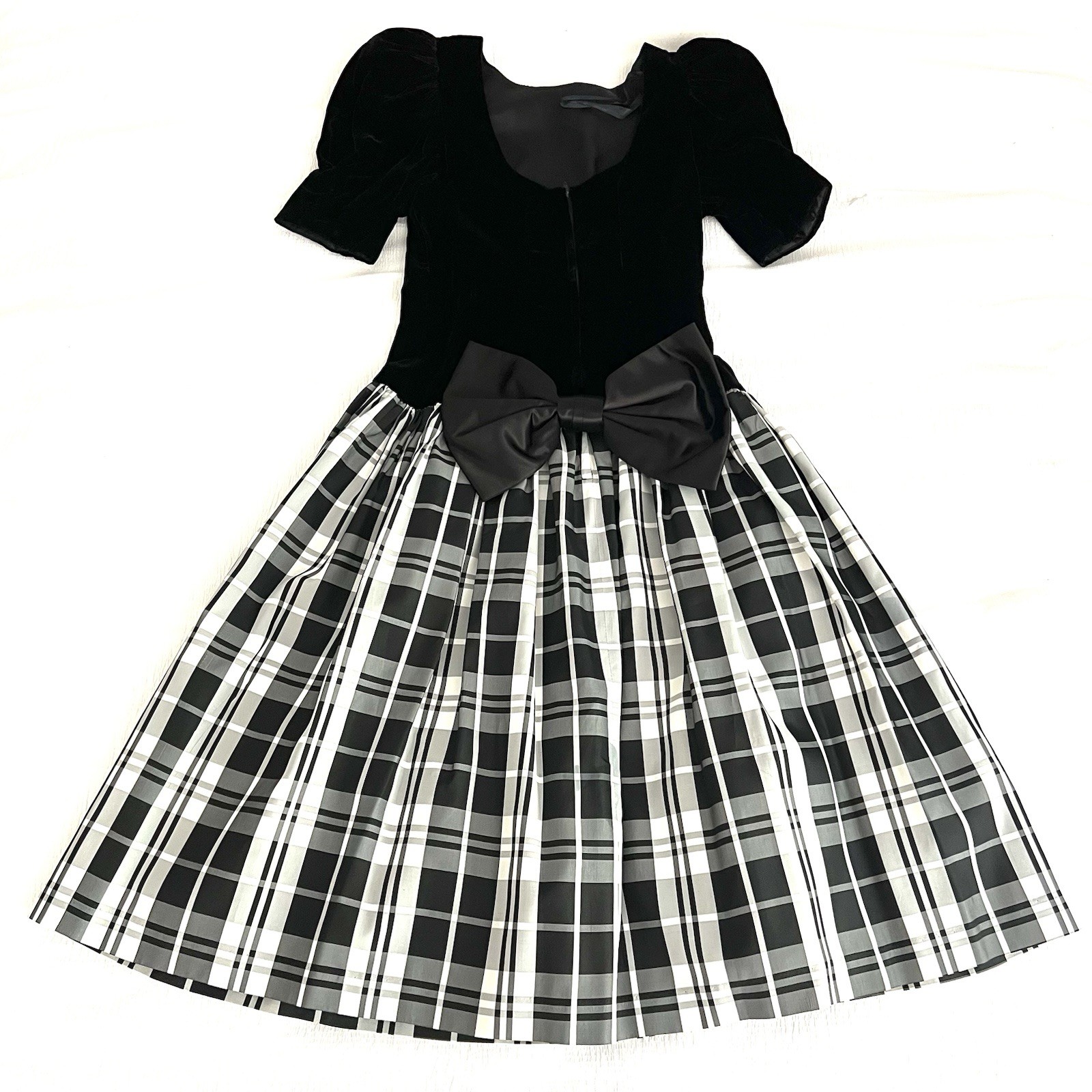 VTG 80’s ACT 1 New York Black Velvet & Taffeta Dress Satin Back Bow Sz 9-10 USA
