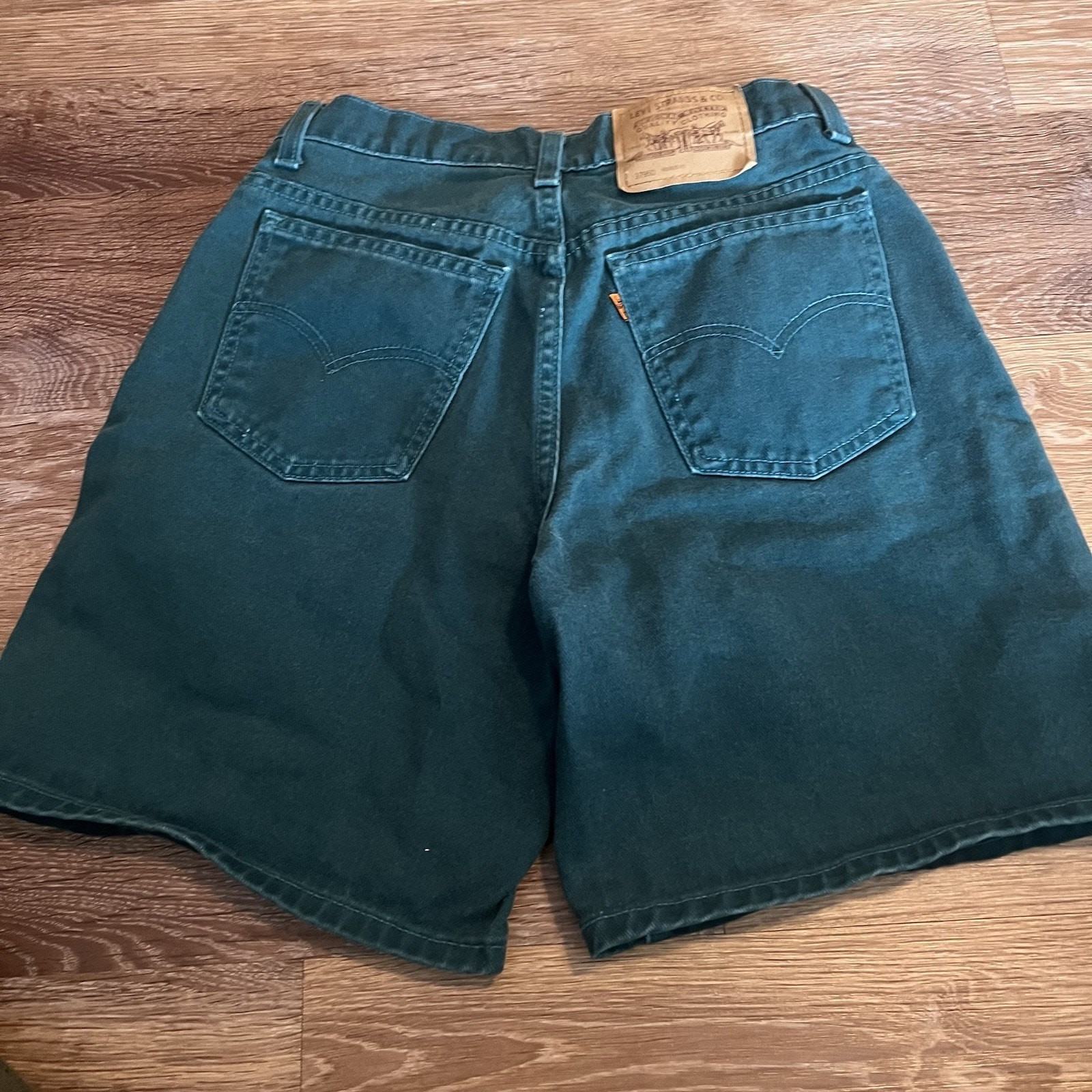 Vintage 90s Levi’s 9 Green Denim Shorts 950 Relaxed Fit Longer Length READ DESC
